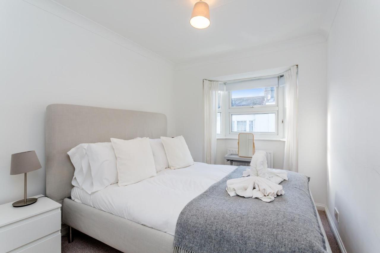 Modern Mews House With Free Parking Space, And Patio By Huluki Sussex Stays Брайтонн Экстерьер фото